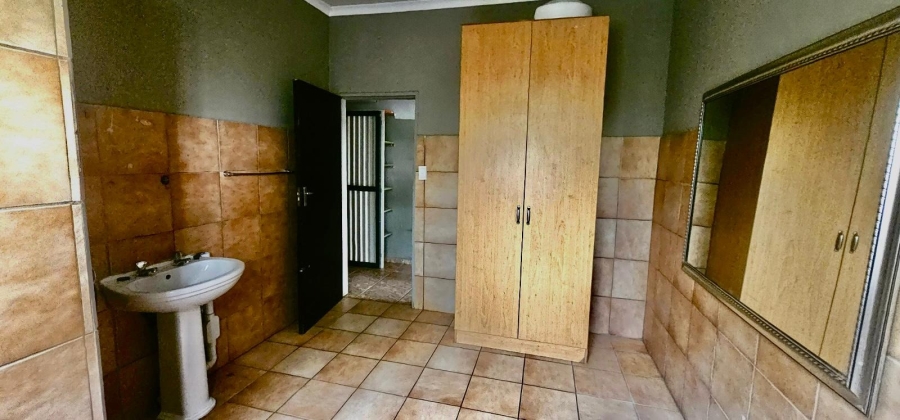 To Let 4 Bedroom Property for Rent in Spruitfontein North West